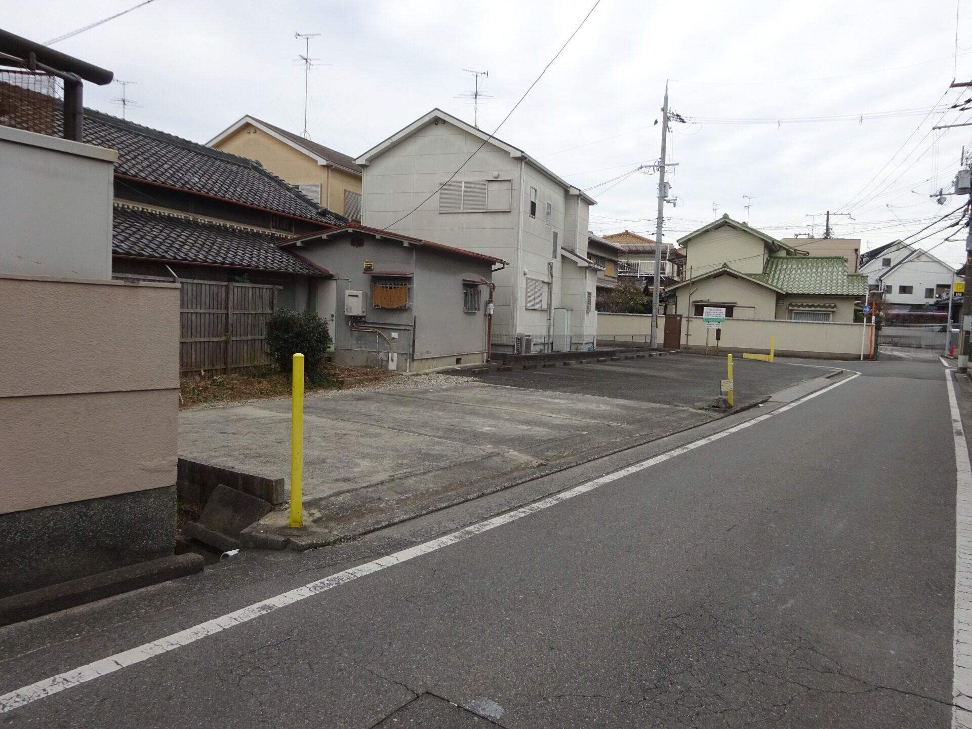 月極駐車場　アスファルト斫り⇒解体更地