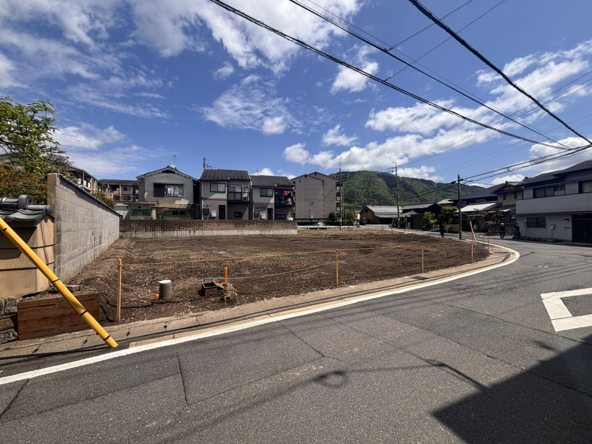 京都市山科区音羽森廻り町《古家付き土地・月極駐車場⇒解体更地》